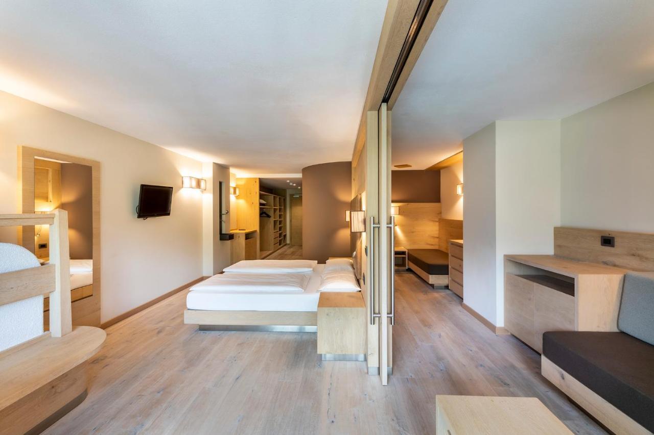Design & Suite Hotel Ciarnadoi Vigo di Fassa Exteriér fotografie
