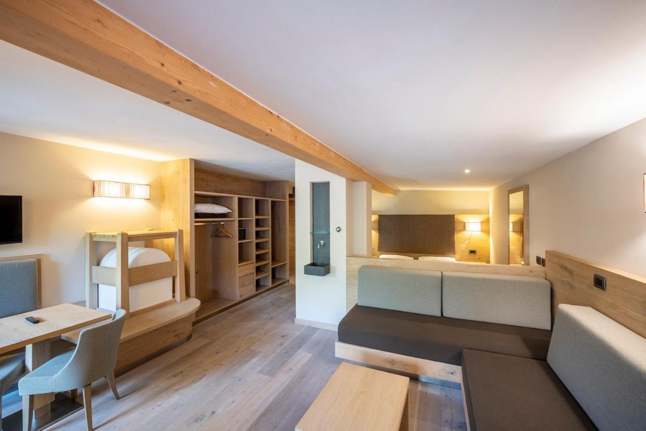 Design & Suite Hotel Ciarnadoi Vigo di Fassa Exteriér fotografie