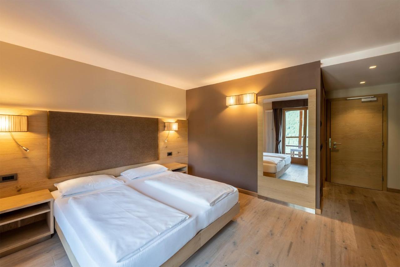 Design & Suite Hotel Ciarnadoi Vigo di Fassa Exteriér fotografie