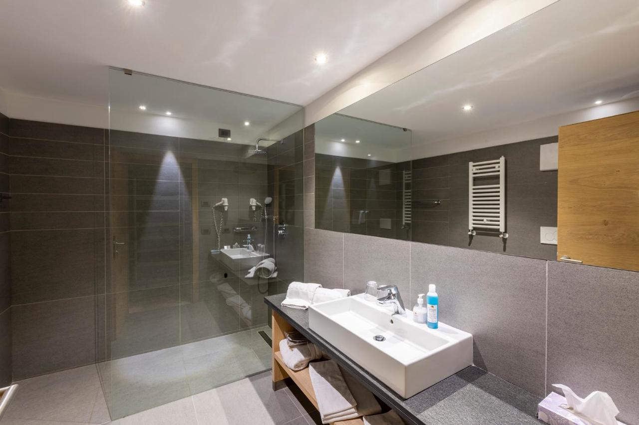 Design & Suite Hotel Ciarnadoi Vigo di Fassa Exteriér fotografie