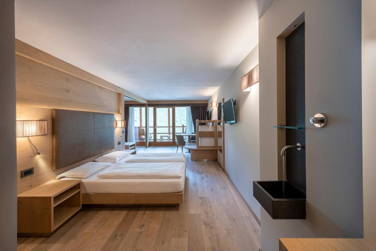 Design & Suite Hotel Ciarnadoi Vigo di Fassa Exteriér fotografie