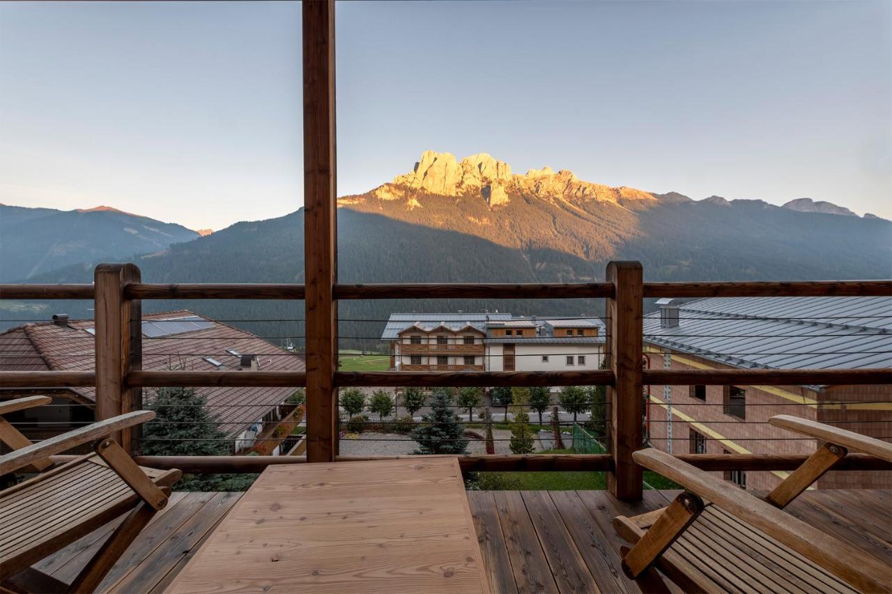 Design & Suite Hotel Ciarnadoi Vigo di Fassa Exteriér fotografie
