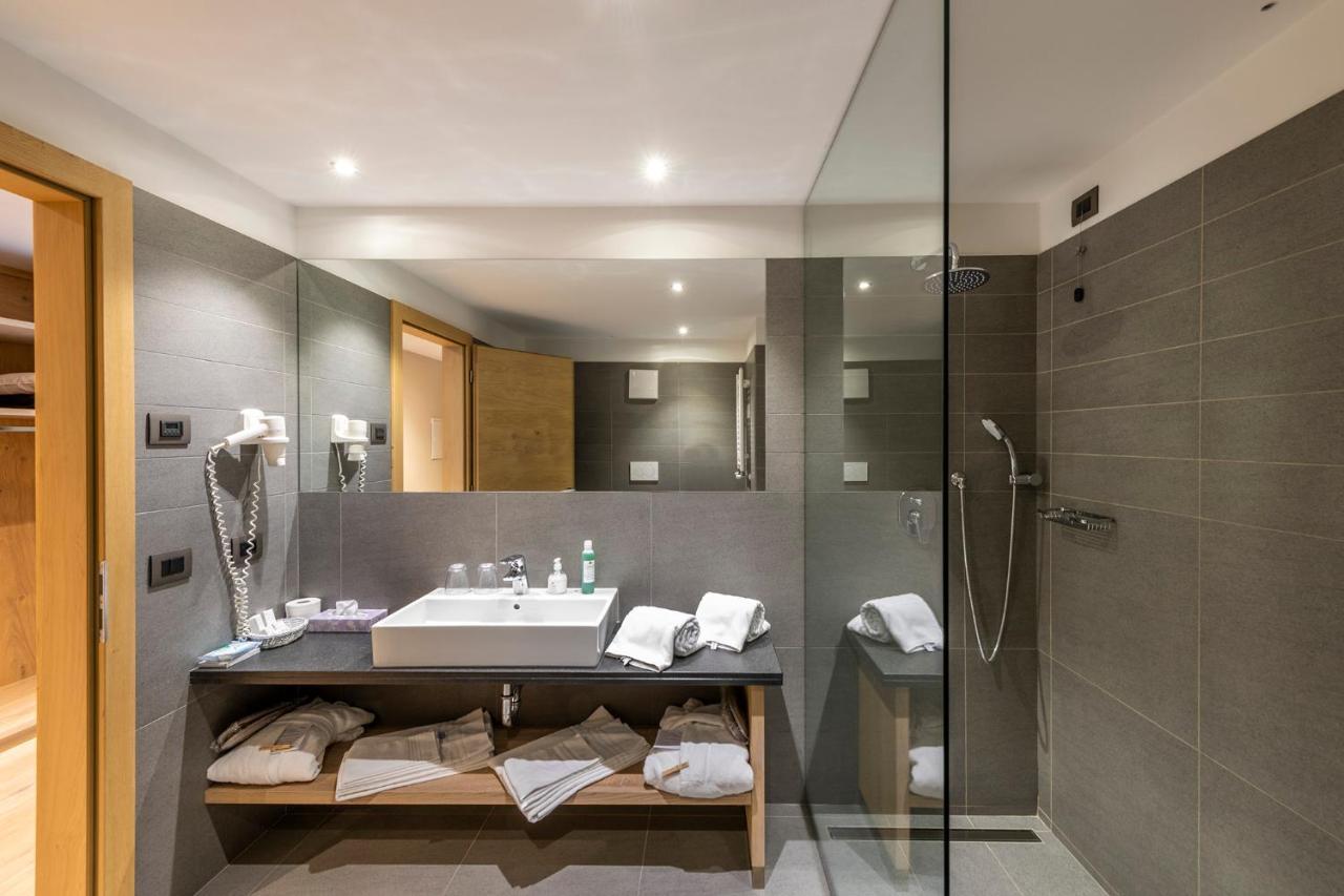 Design & Suite Hotel Ciarnadoi Vigo di Fassa Exteriér fotografie