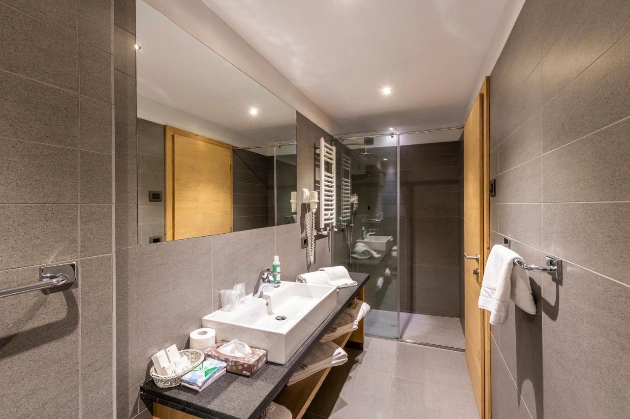 Design & Suite Hotel Ciarnadoi Vigo di Fassa Exteriér fotografie