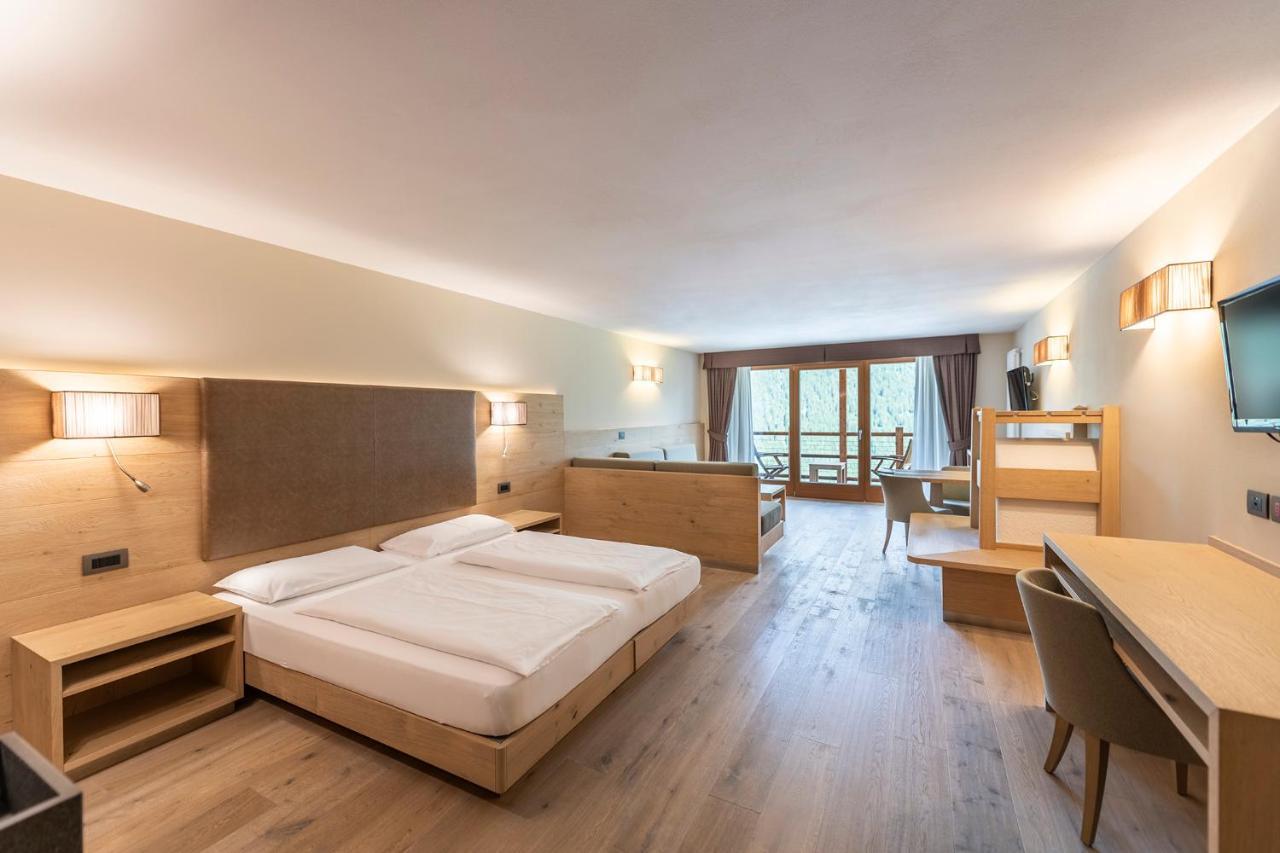 Design & Suite Hotel Ciarnadoi Vigo di Fassa Exteriér fotografie