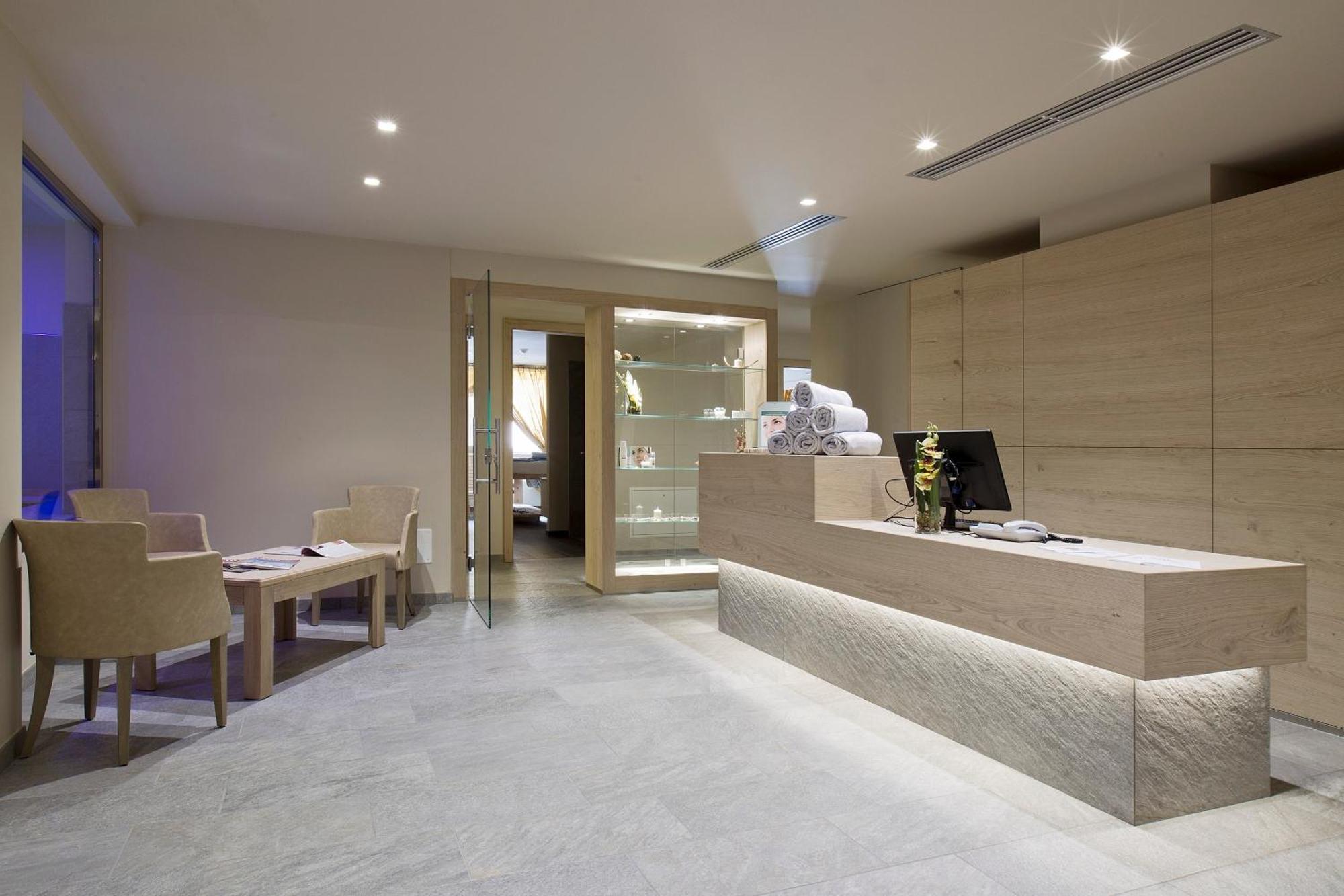 Design & Suite Hotel Ciarnadoi Vigo di Fassa Exteriér fotografie
