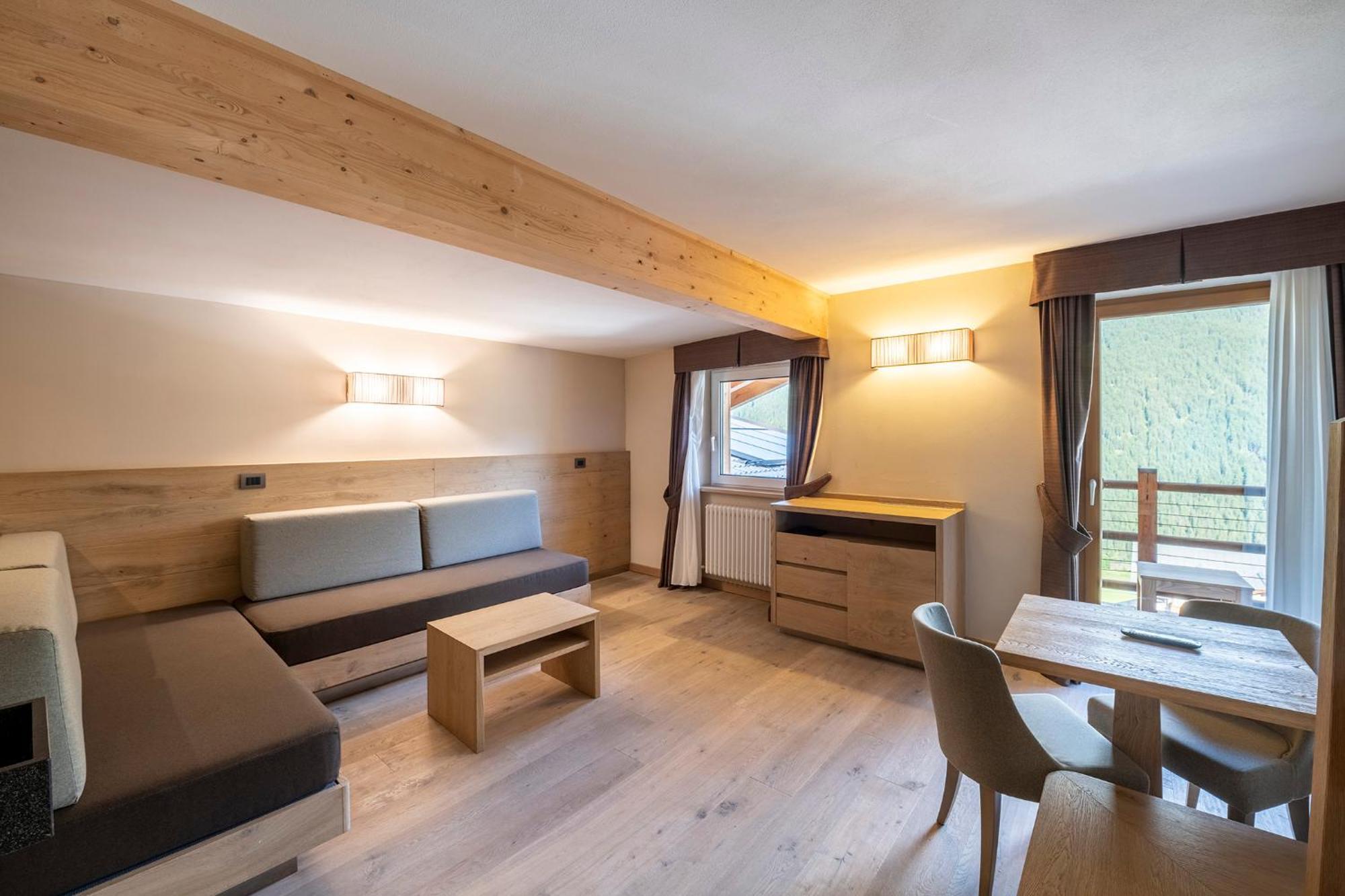 Design & Suite Hotel Ciarnadoi Vigo di Fassa Exteriér fotografie